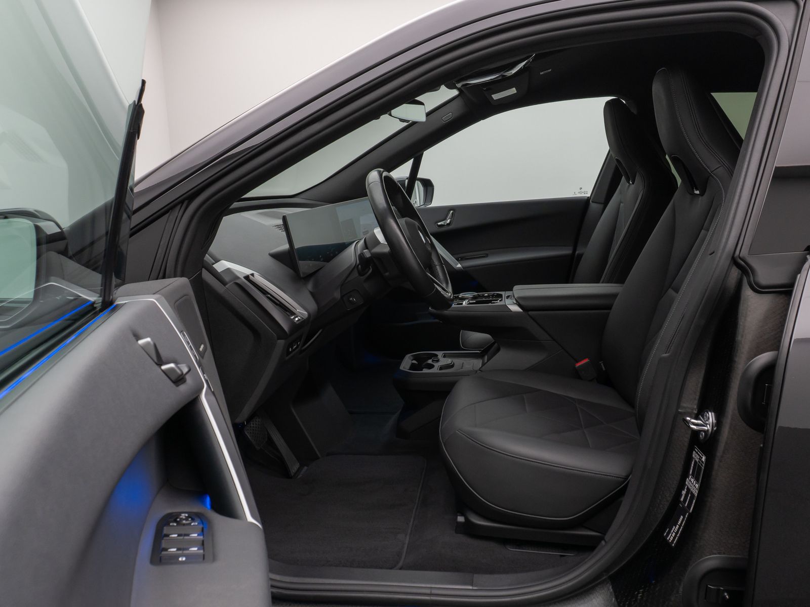 Fahrzeugabbildung BMW iX xD40 Sportpaket360°DAB H/K ACC AHK Komfort