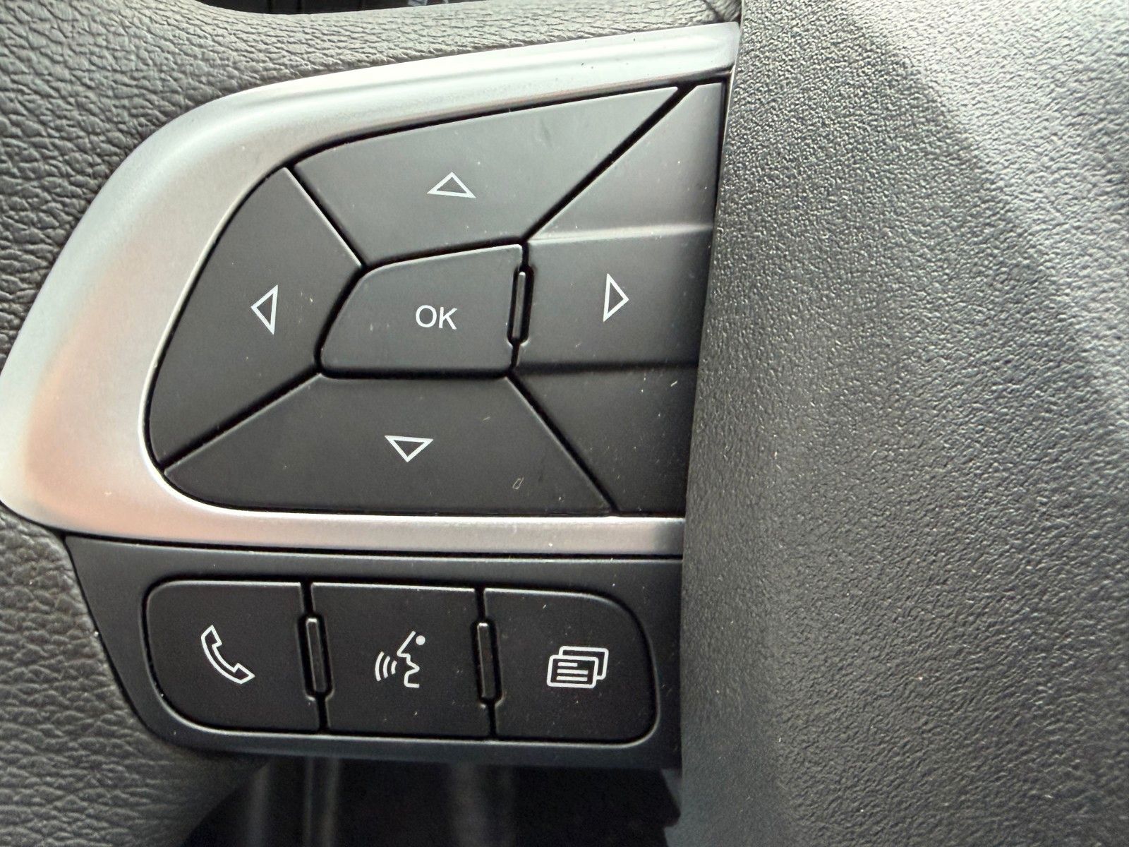 Fahrzeugabbildung Iveco Daily 35S14 A8*R3.450mm*Automatik*Kamera*2Sitze*