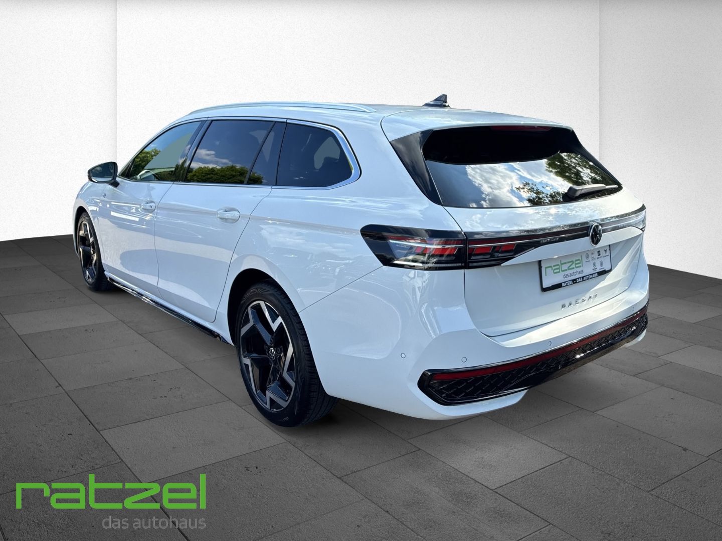 Fahrzeugabbildung Volkswagen Passat Variant R-line 2.0 TDI DSG R-Line Navi Ma