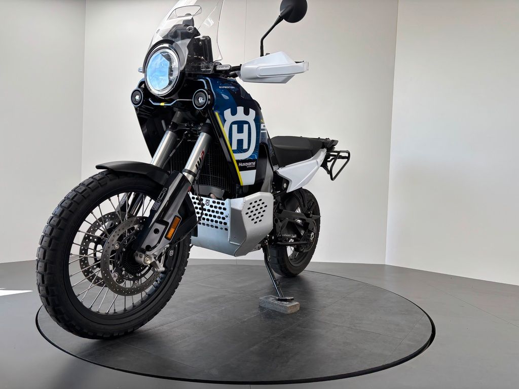 Fahrzeugabbildung Husqvarna NORDEN 901 EXPEDITION *1. HAND *SEHR GEPFLEGT