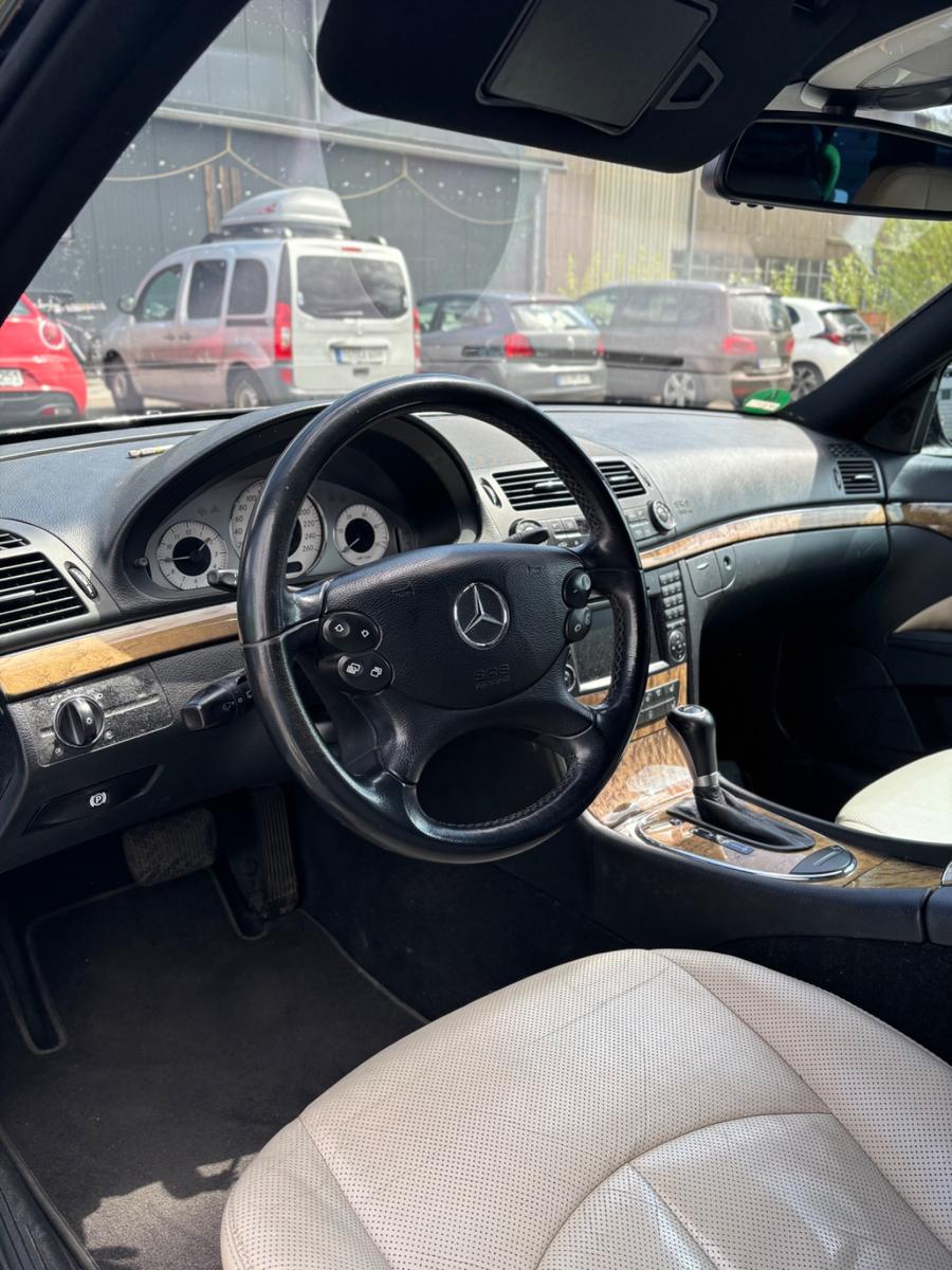 Mercedes-Benz E220 2009 — photo 9