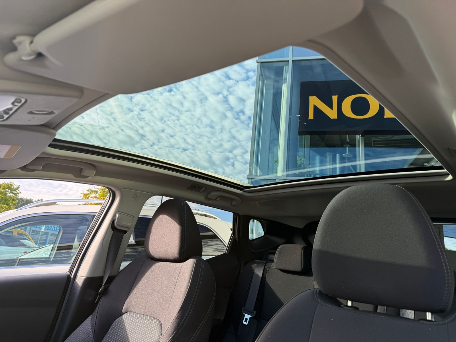 Fahrzeugabbildung Nissan Qashqai 1.3 DIG-T DCT ZAMA PANO NAV SHZ