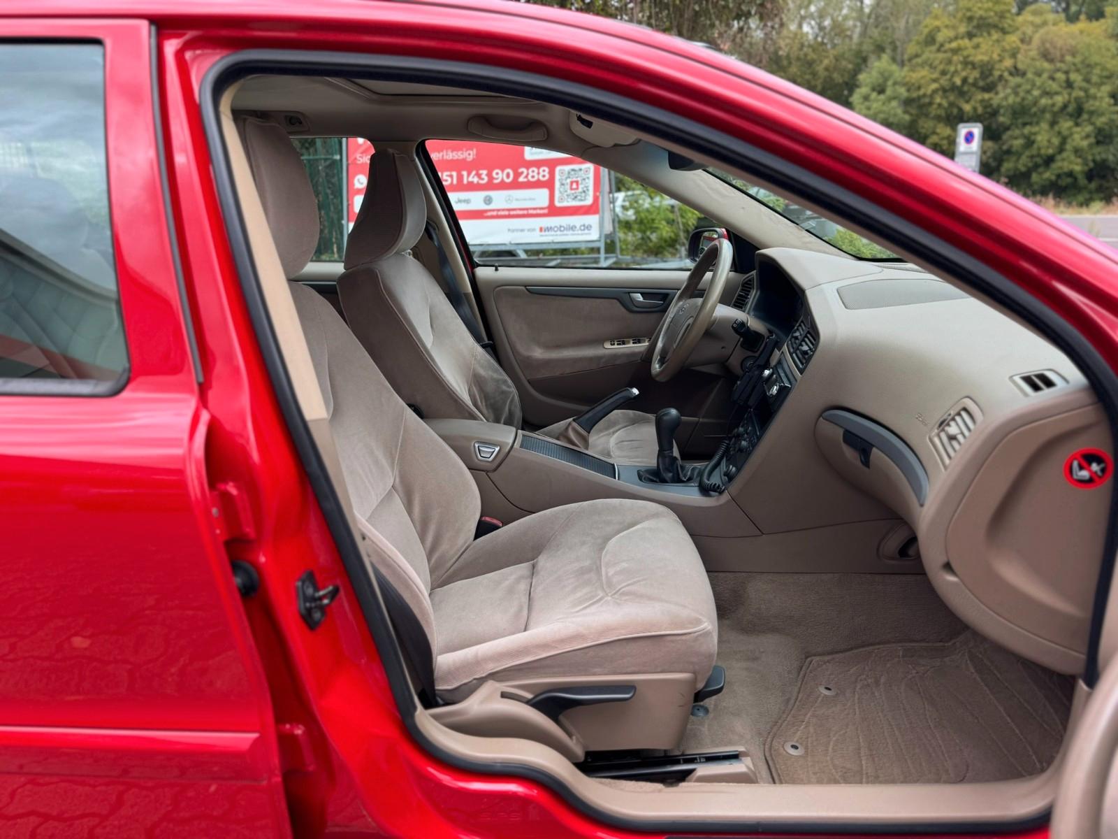Volvo V70 2005 — photo 15