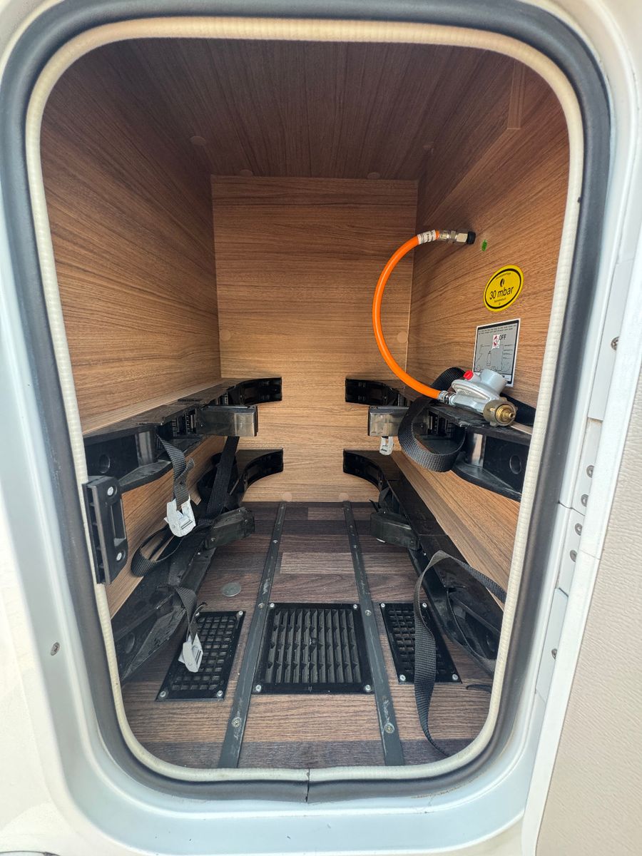 Fahrzeugabbildung Weinsberg CaraCompact 600 MEG EDITION PEPPER NAVI KAMERA