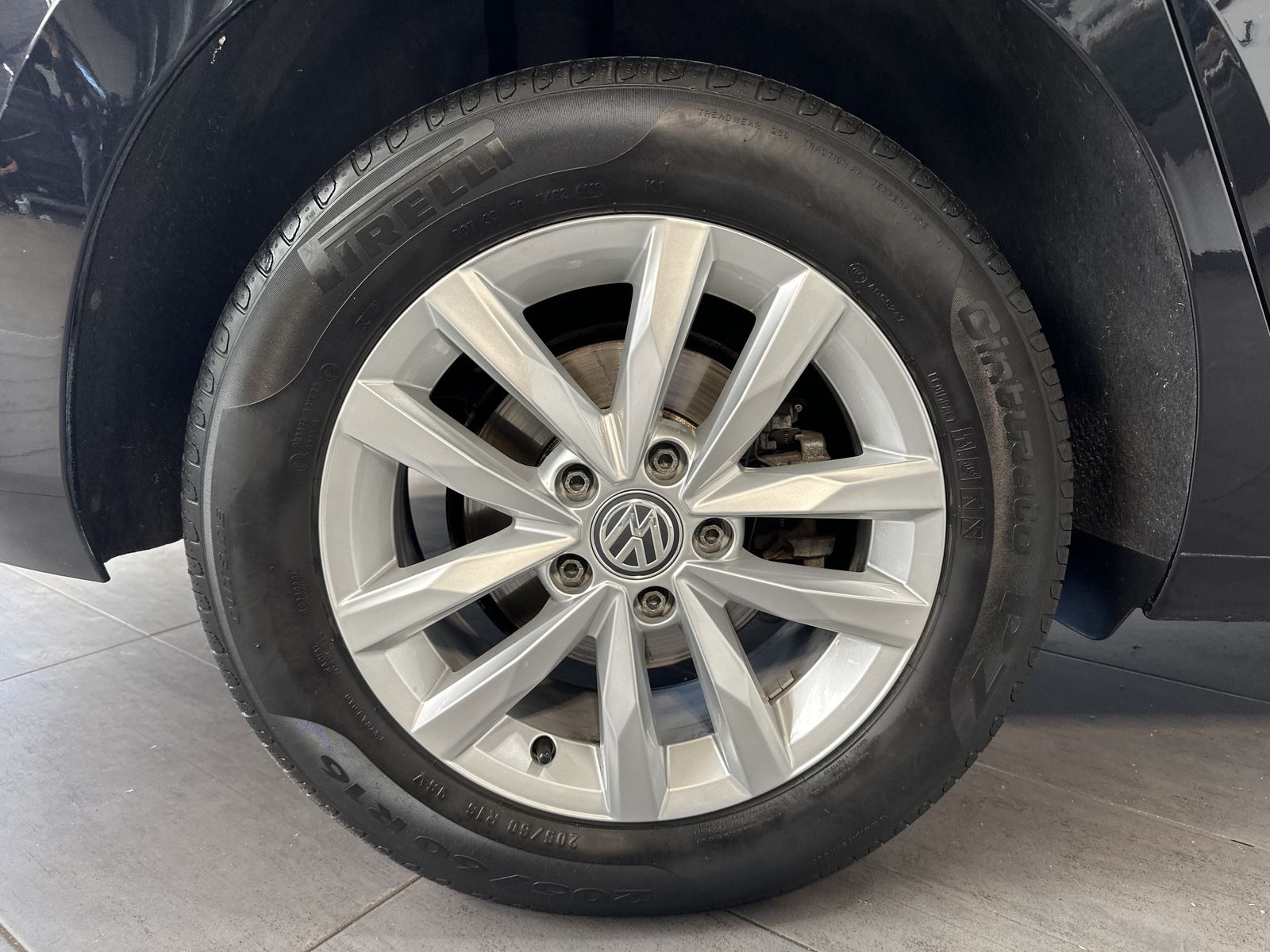 Fahrzeugabbildung Volkswagen Touran Comfortline 2.0 TDI DSG NAV+LED+ACC+KAM