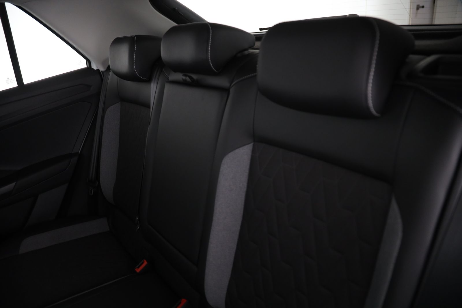 Volkswagen T-Roc - Bild 13
