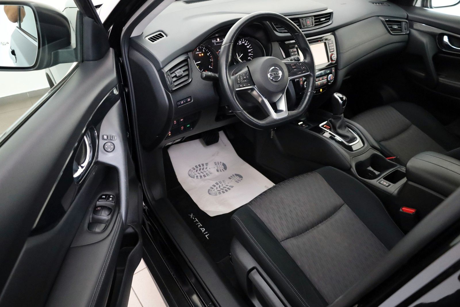Fahrzeugabbildung Nissan X-Trail Acenta Navi,Panorama,360°Kamera,SH,SR+WR