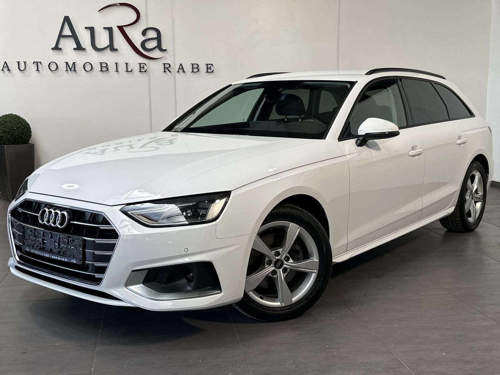 Fahrzeugabbildung Audi A4 Avant 35 TDI Advanced NAV+LED+VCOCKPIT+AHK+PP