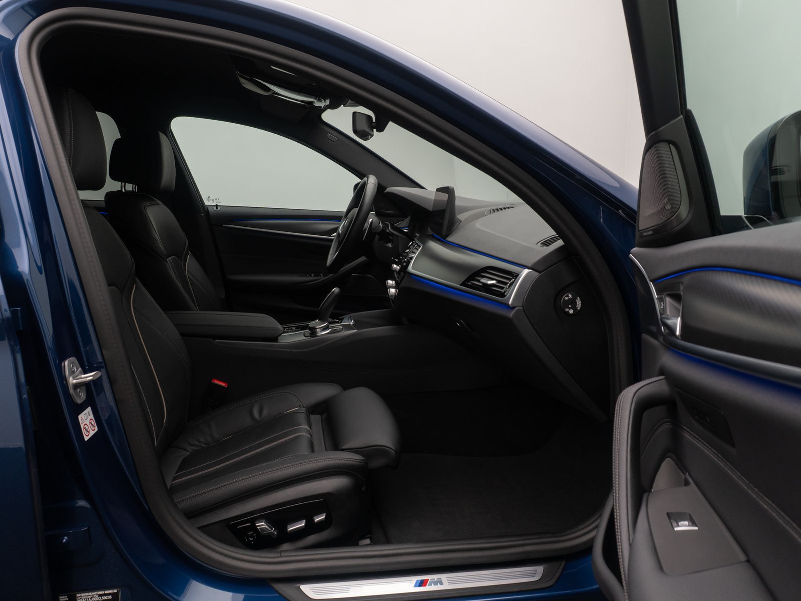 Fahrzeugabbildung BMW 530d M Sport DAB H/K Kamera Alarm Komfort 19Zoll