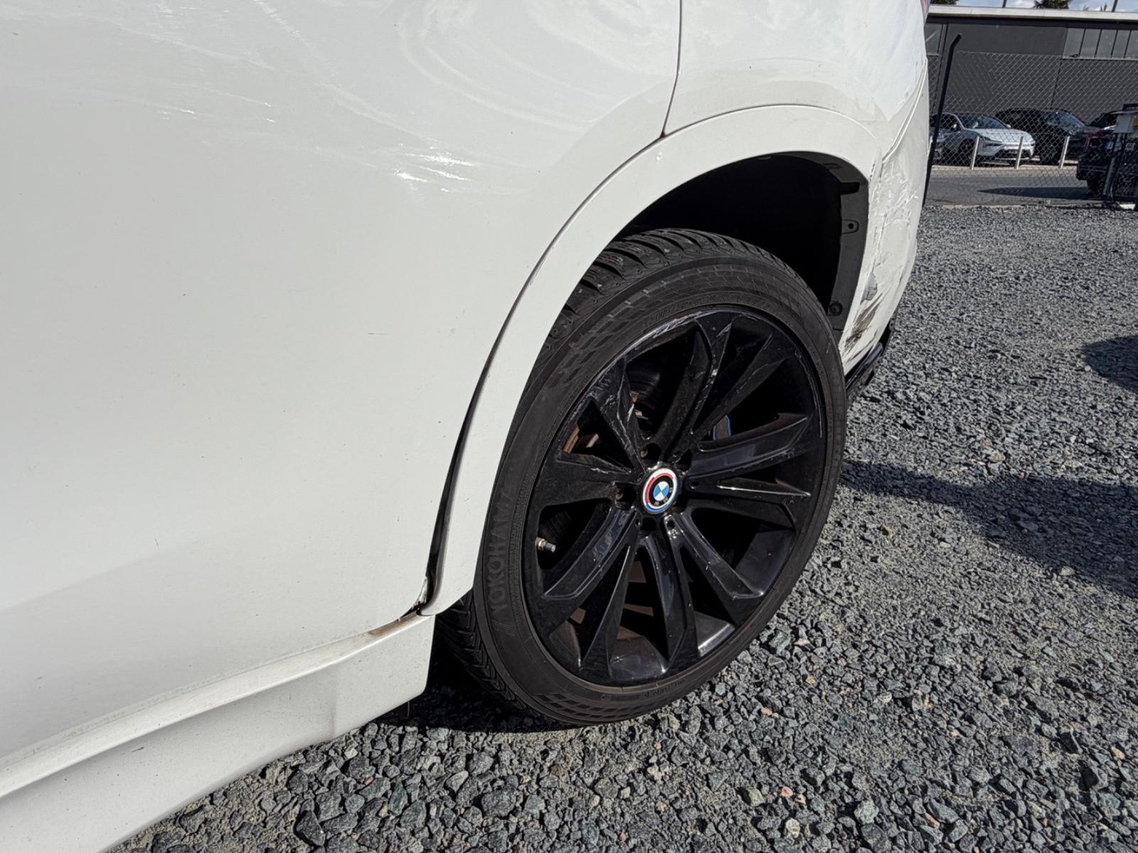 BMW X6 xDrive 50 i  M* Unfallfahrzeug* GSD/Navi/360*