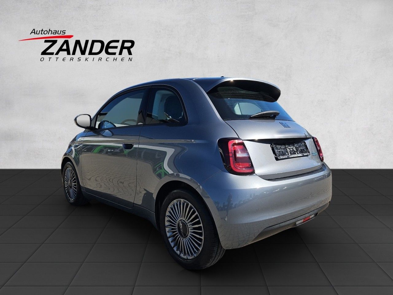 Fahrzeugabbildung Fiat 500 e Icon Batterieprotokoll,Tempomat,Navi