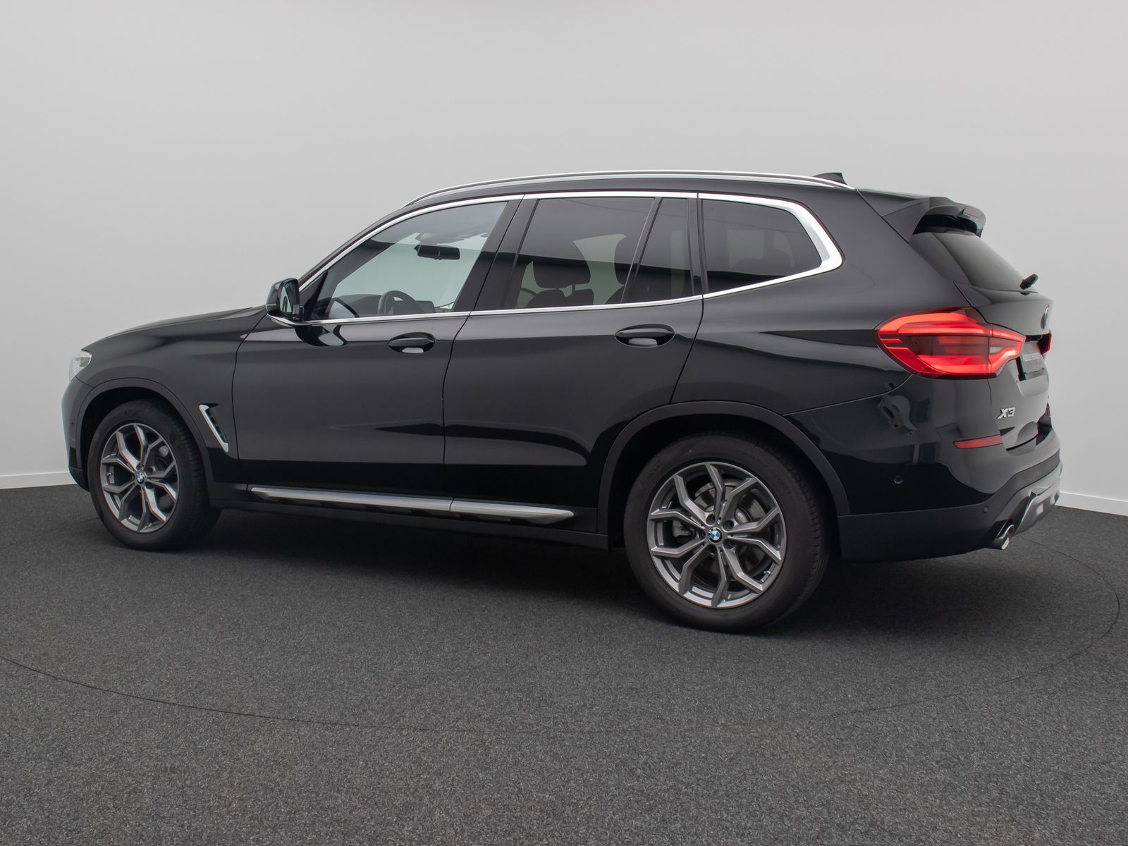 Fahrzeugabbildung BMW X3 xD20d xLine Kamera HUD DAB Alarm Komfort 19"
