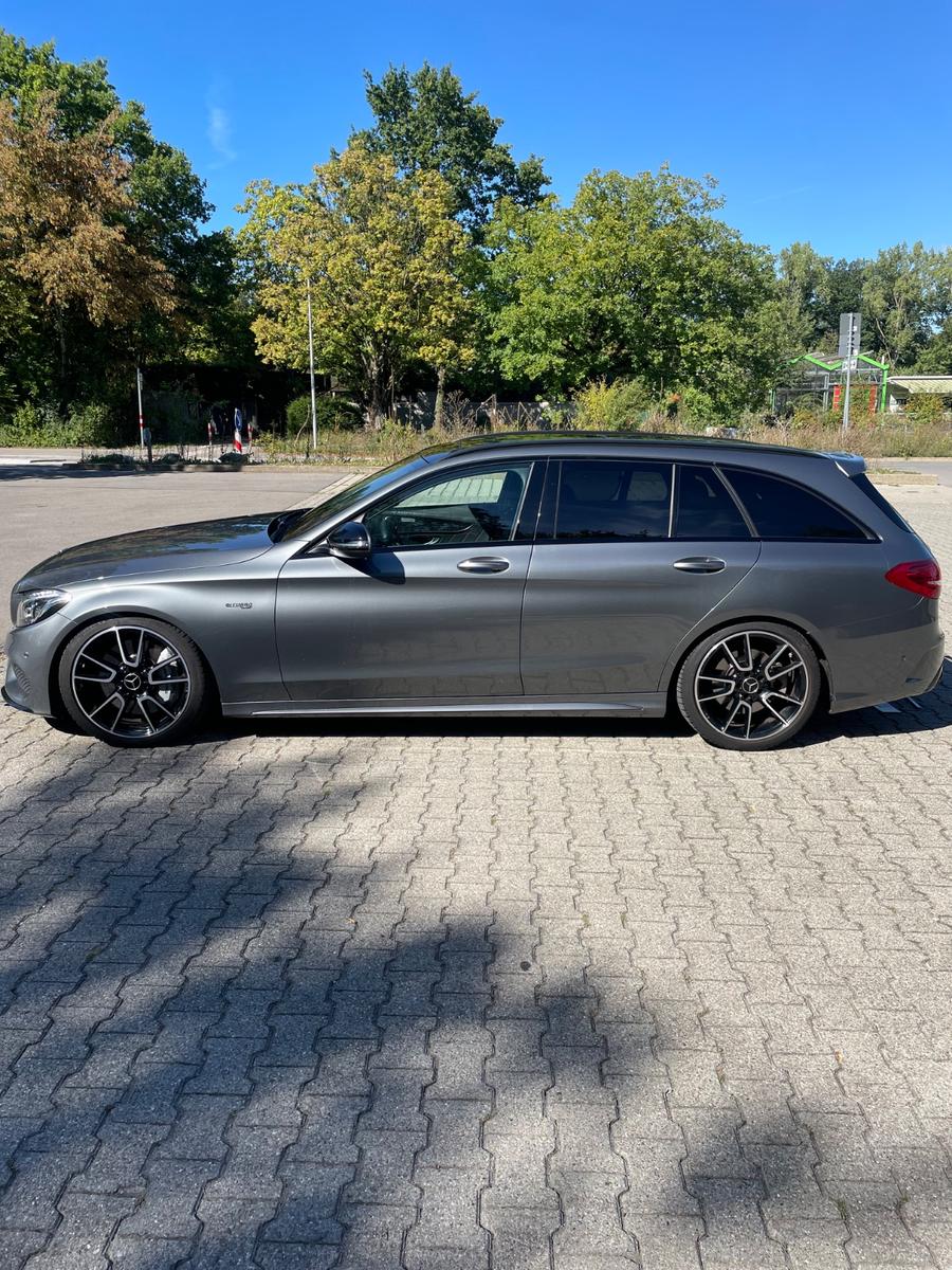 Mercedes-Benz C 43 AMG C 43 4MATIC T Autom. Standard