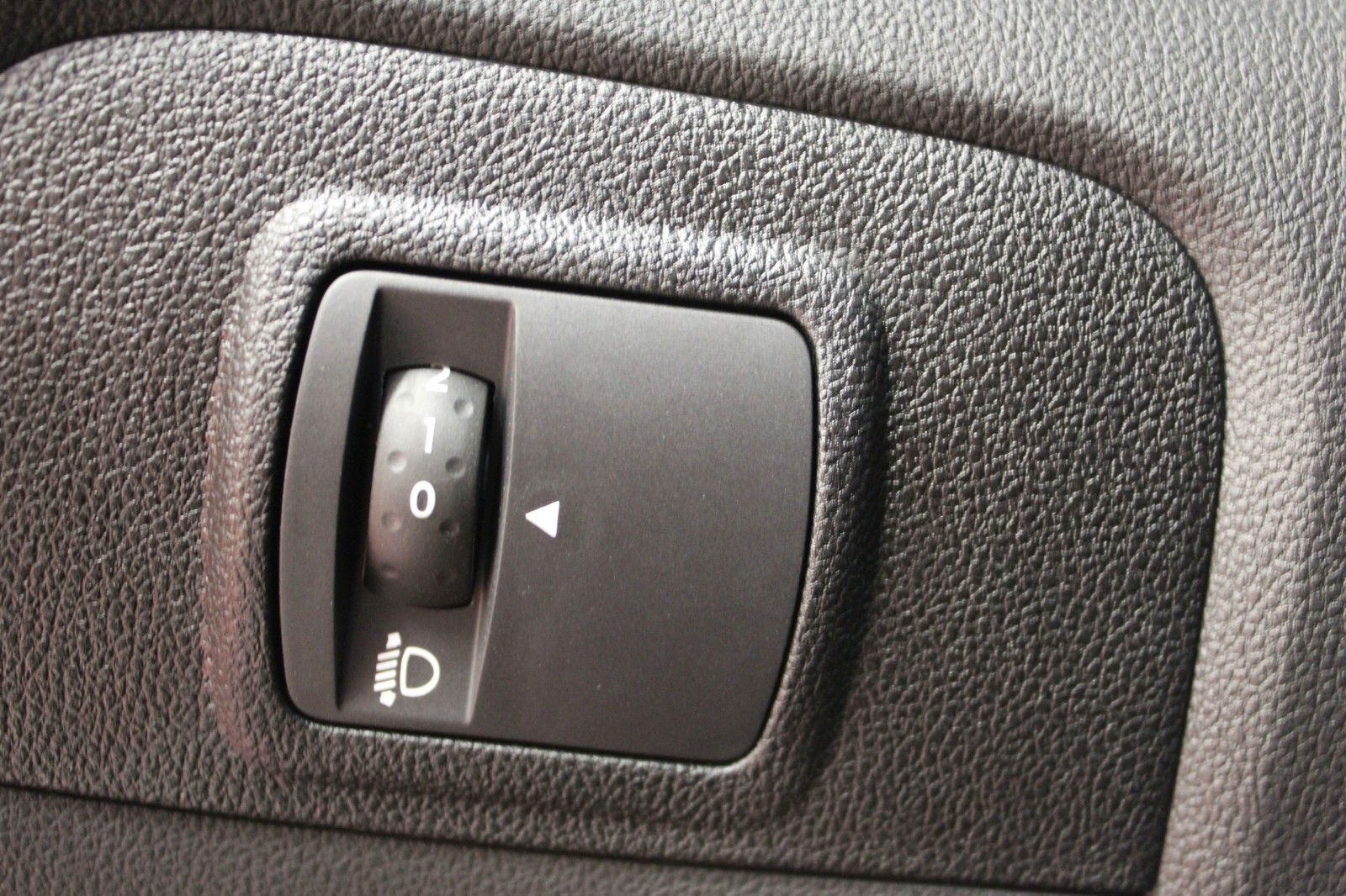 Fahrzeugabbildung Renault Grand Scenic TCe140 Limited Deluxe EDC 7-Sitzer