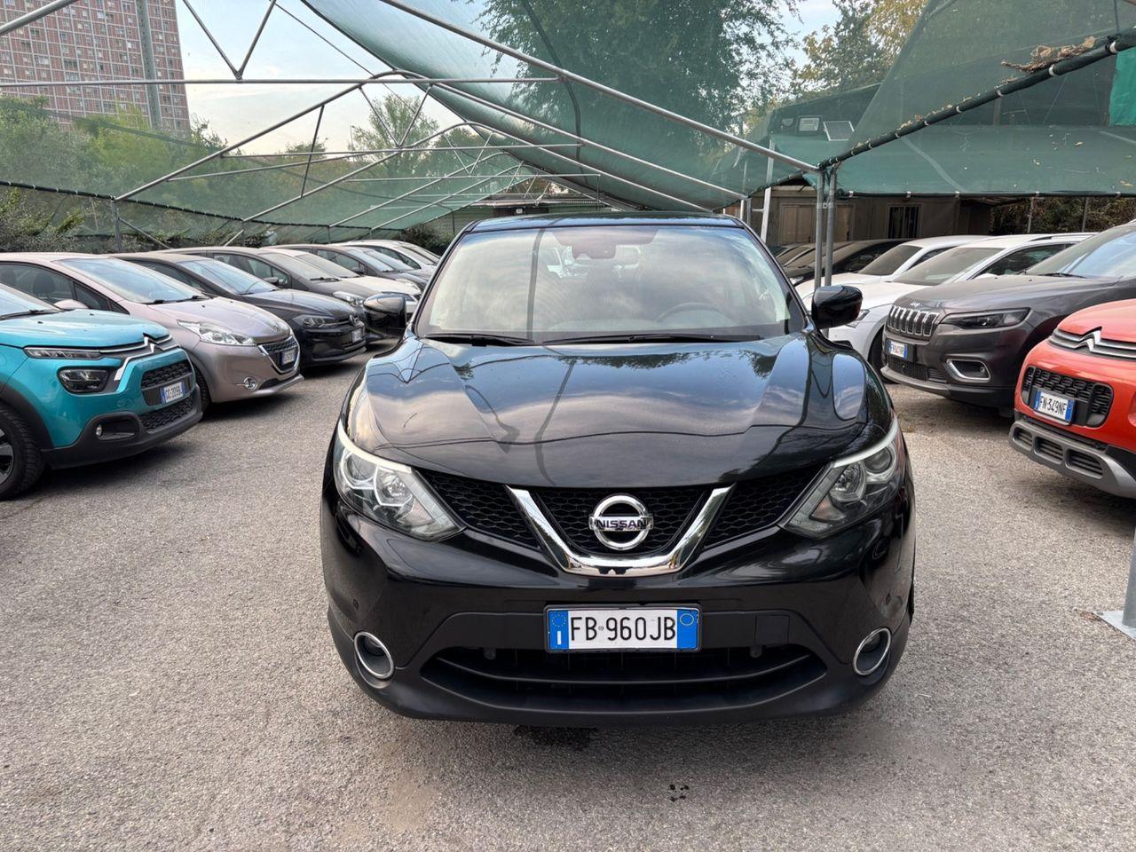Nissan Qashqai 2015 — rear view
