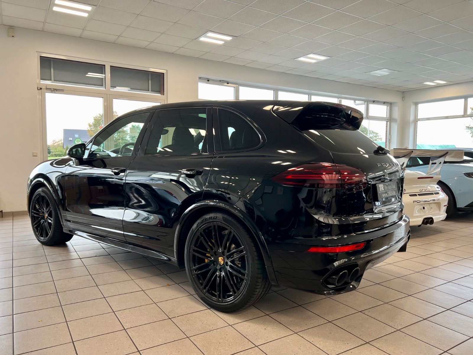 Fahrzeugabbildung Porsche Cayenne Turbo S SportDesign/Panorama/21Zoll