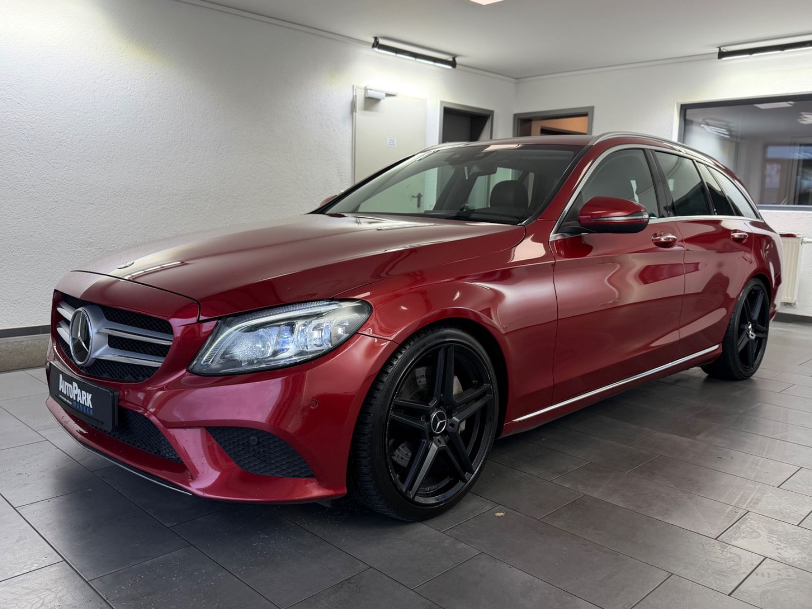 Mercedes-Benz C 300 e T Avantgarde | AHK | HUD | DISTRONIC