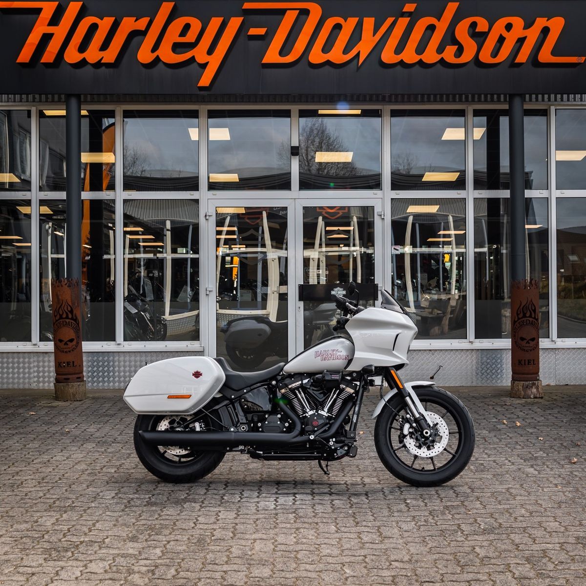 Fahrzeugabbildung Harley-Davidson FXLRST LOW RIDER ST 117 MY26
