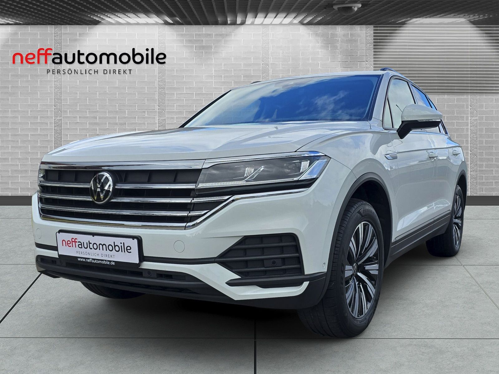 Volkswagen Touareg - 1
