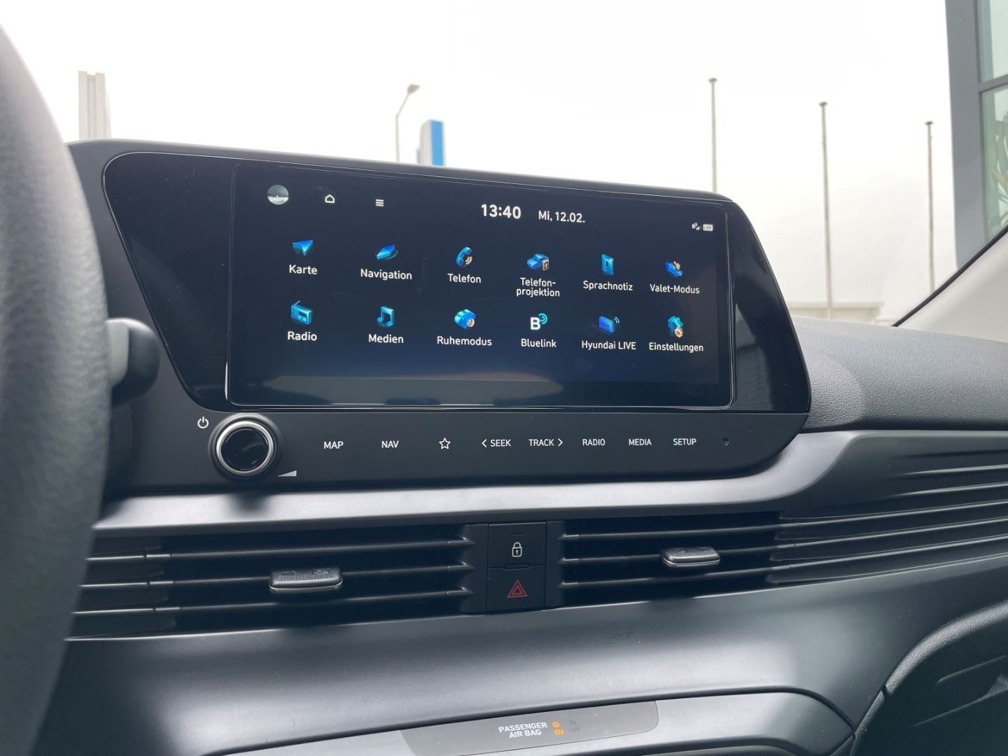 Fahrzeugabbildung Hyundai i20 Select Verkehrszeichenerk SpurhalteAss Navi