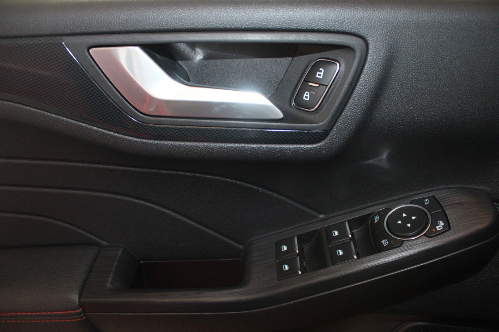 Fahrzeugabbildung Ford Kuga 2.5 PHEV ST-Line X LED B&O HUD ACC WinterP