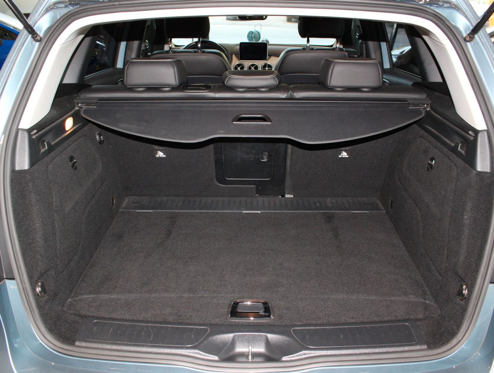 Fahrzeugabbildung Mercedes-Benz B 220 CDI Urban COMAND+LED+AHK+Totwinkel+PDC