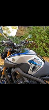 Yamaha MT09SP wenig km und viele Extras. Zustand neuw. - YAMAHA MT 09 SP