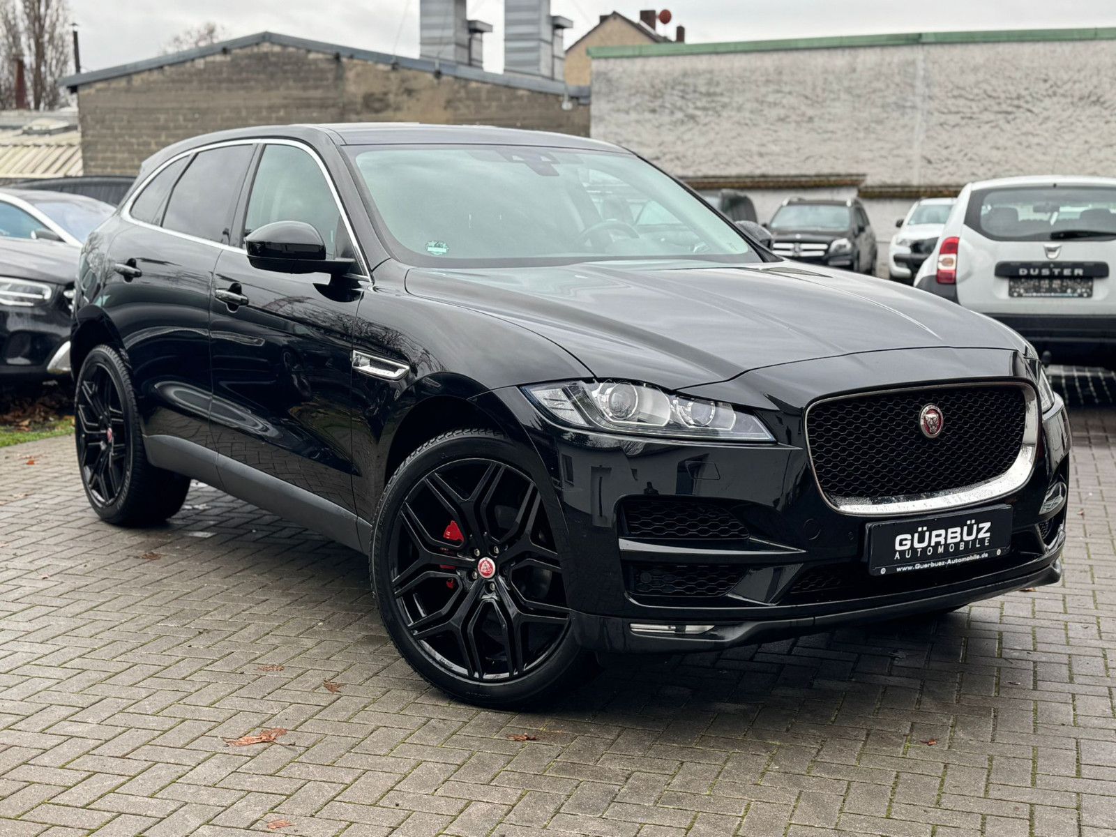 JAGUAR F-Pace