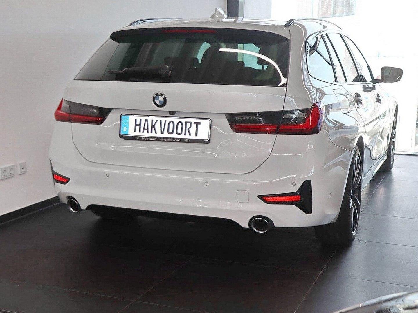 BMW 330i xDrive Touring Sport Line, eAHK, Kamera