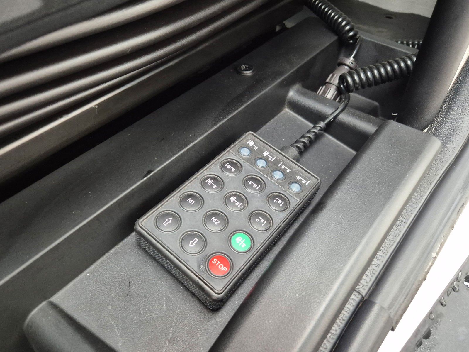 Fahrzeugabbildung Iveco AD260S40X/P Meiller AK16. T Funk AHK