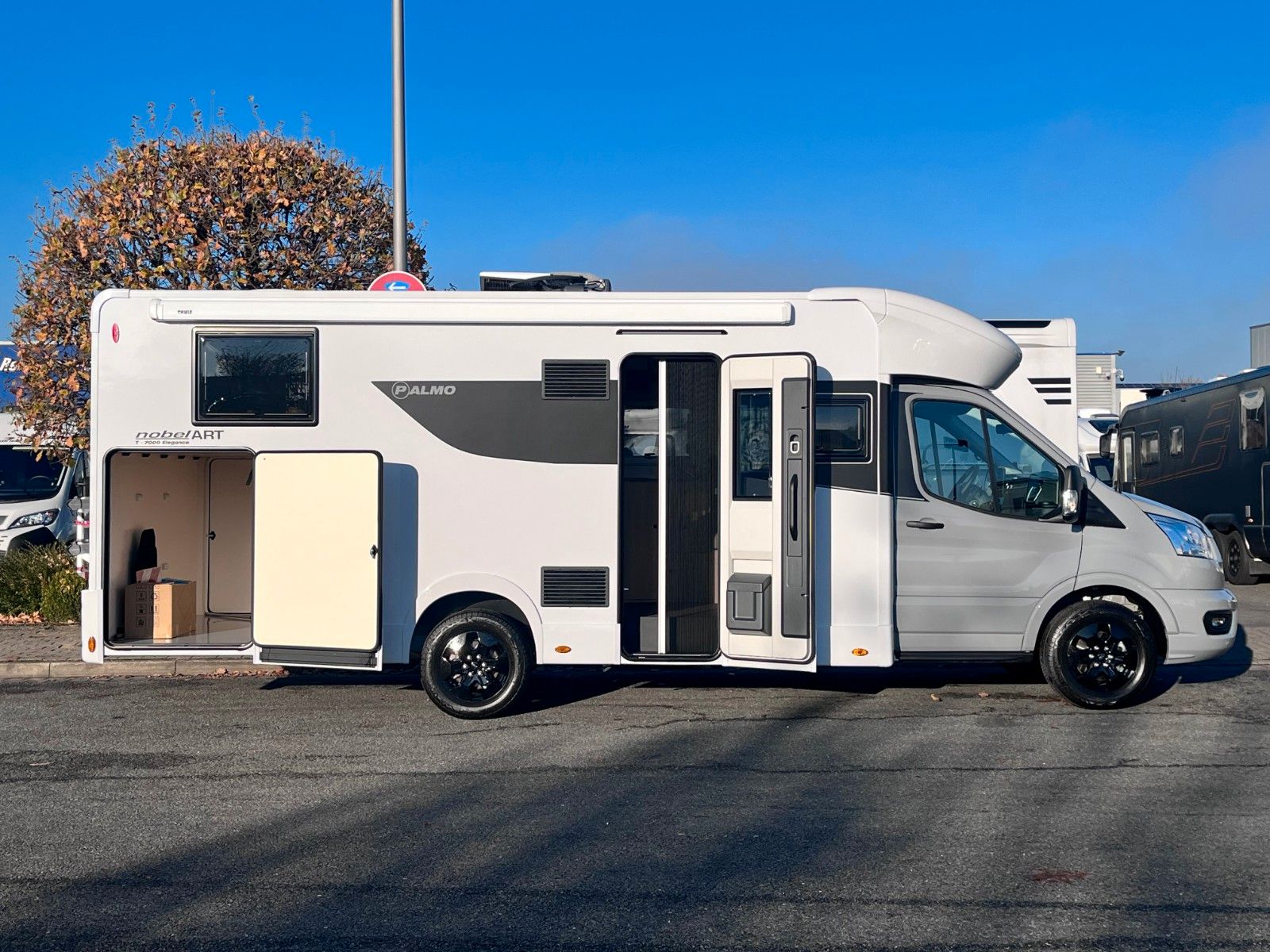 Fahrzeugabbildung NobelART T-7000 - Modell 2026 - Hubbett