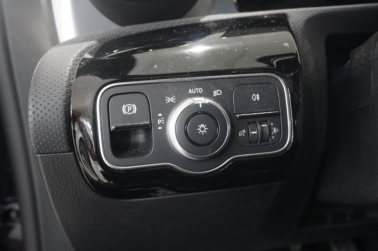 Fahrzeugabbildung Mercedes-Benz CLA SB 200 AMG LINE 7G-DCT NAVI/LED/KAMERA/DAB+