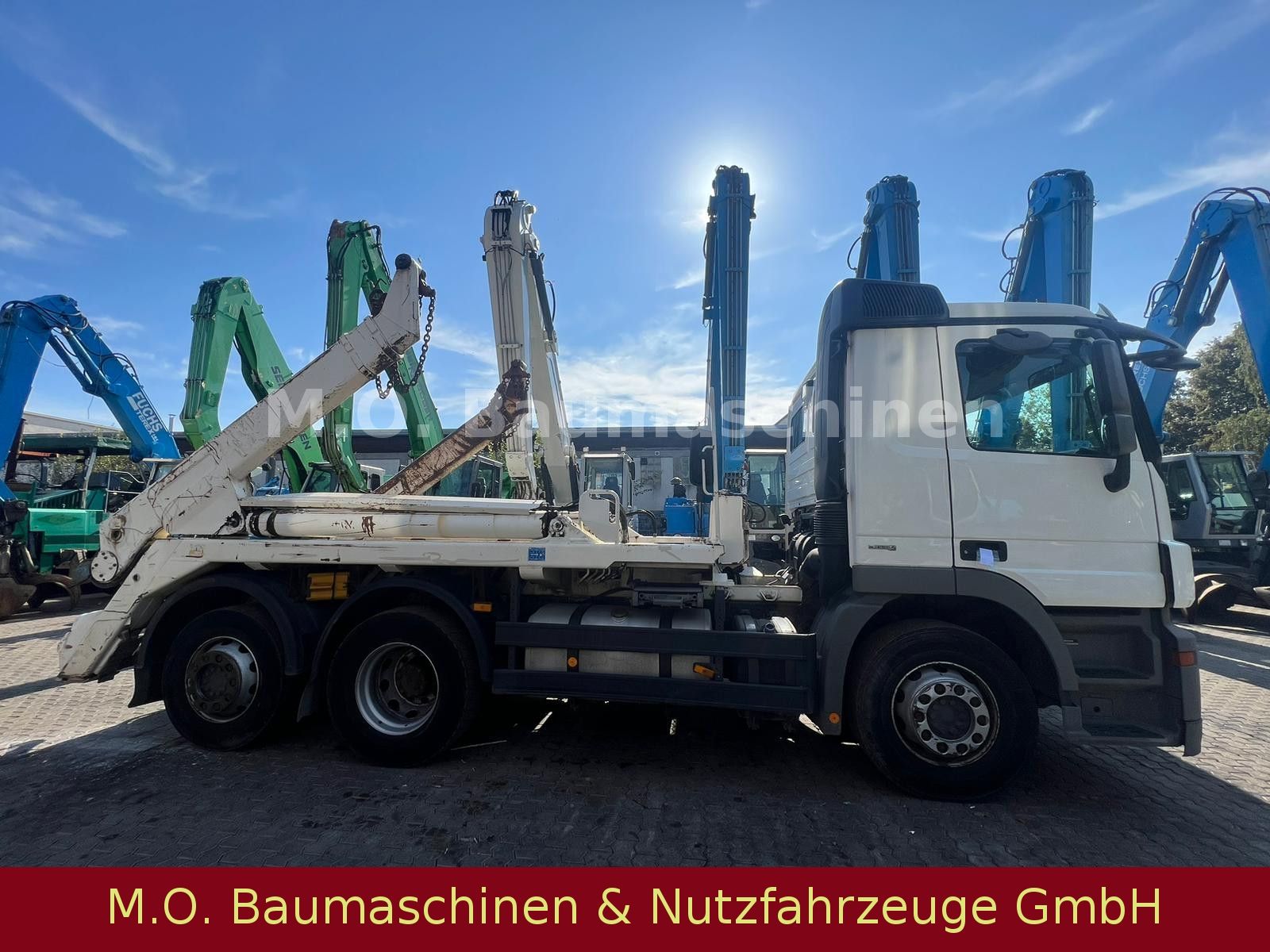 Fahrzeugabbildung Mercedes-Benz Actros 2541/ AC / Euro 5/L+L Achse/Meiller AK 16