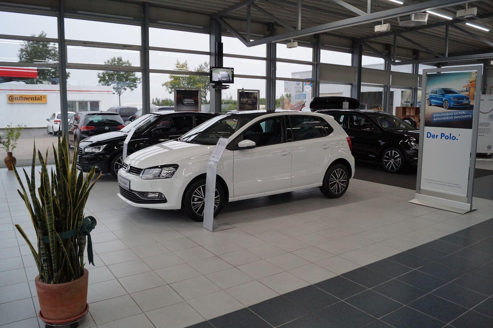 showroom-image-top