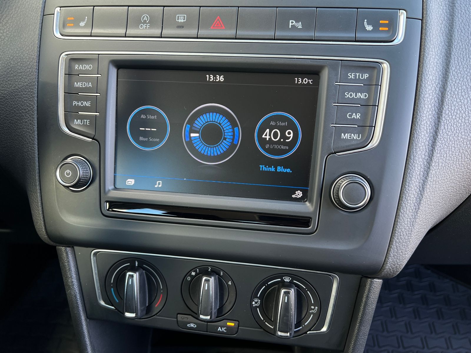 Fahrzeugabbildung Volkswagen Polo Comfortline 1.2 TSI DSG *Klima, Sitzhzg., P