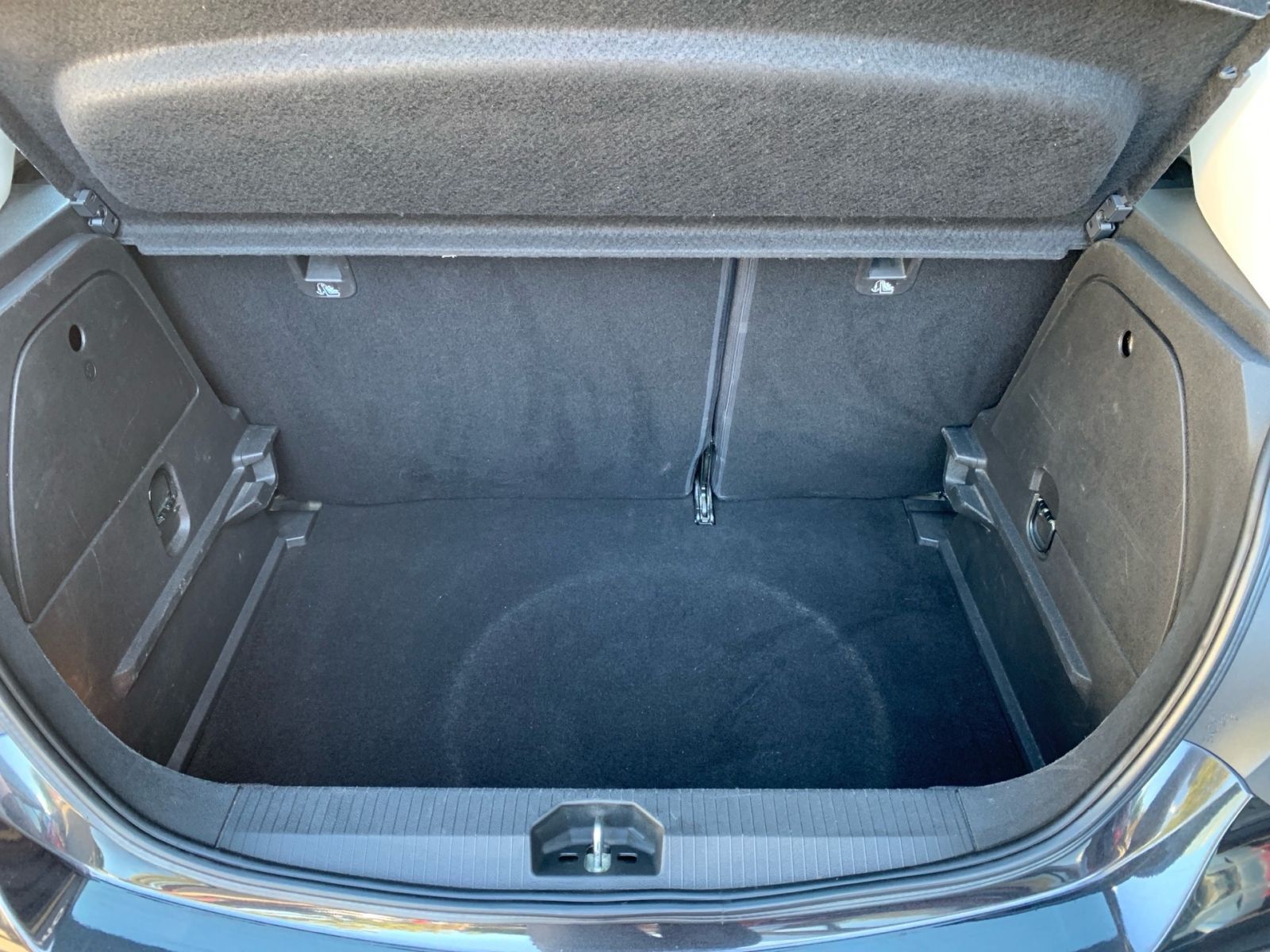 Fahrzeugabbildung Opel Corsa 1.4 Edition Allwetter