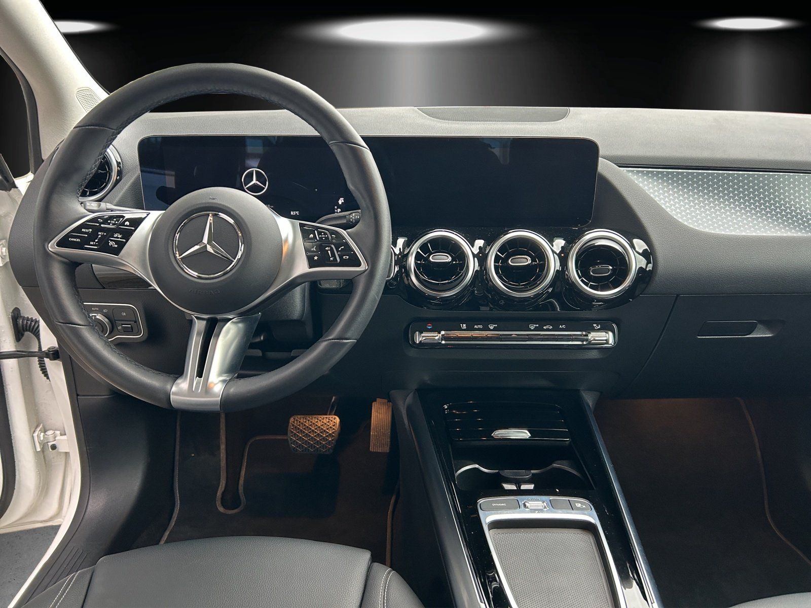 Fahrzeugabbildung Mercedes-Benz B 200 Progr Advanced DISTRO 360°AHK MBUX WinterP