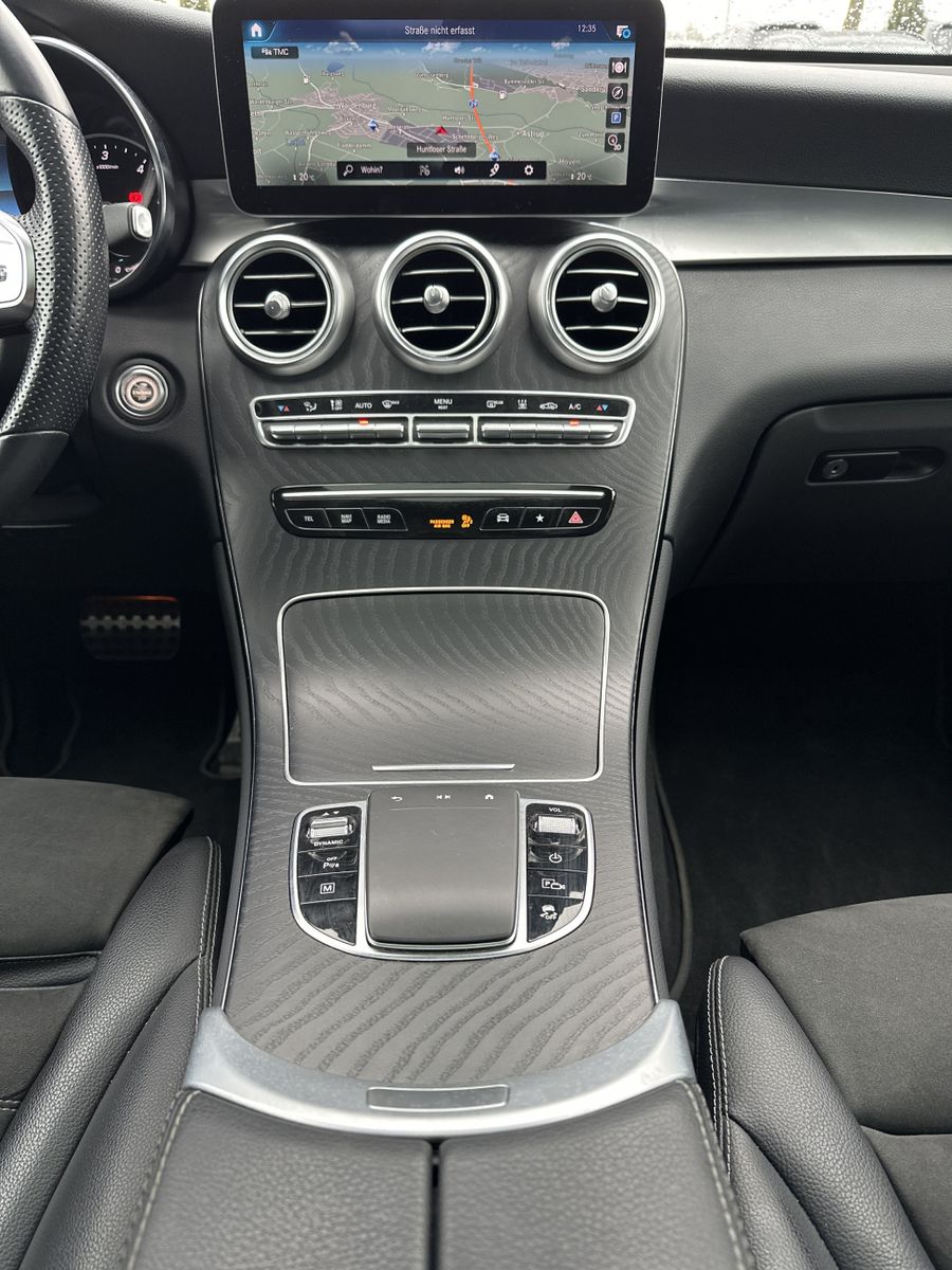 Fahrzeugabbildung Mercedes-Benz GLC 300de 4Matic AMG-Line NAV+LED+AHK+PANO+19ZO