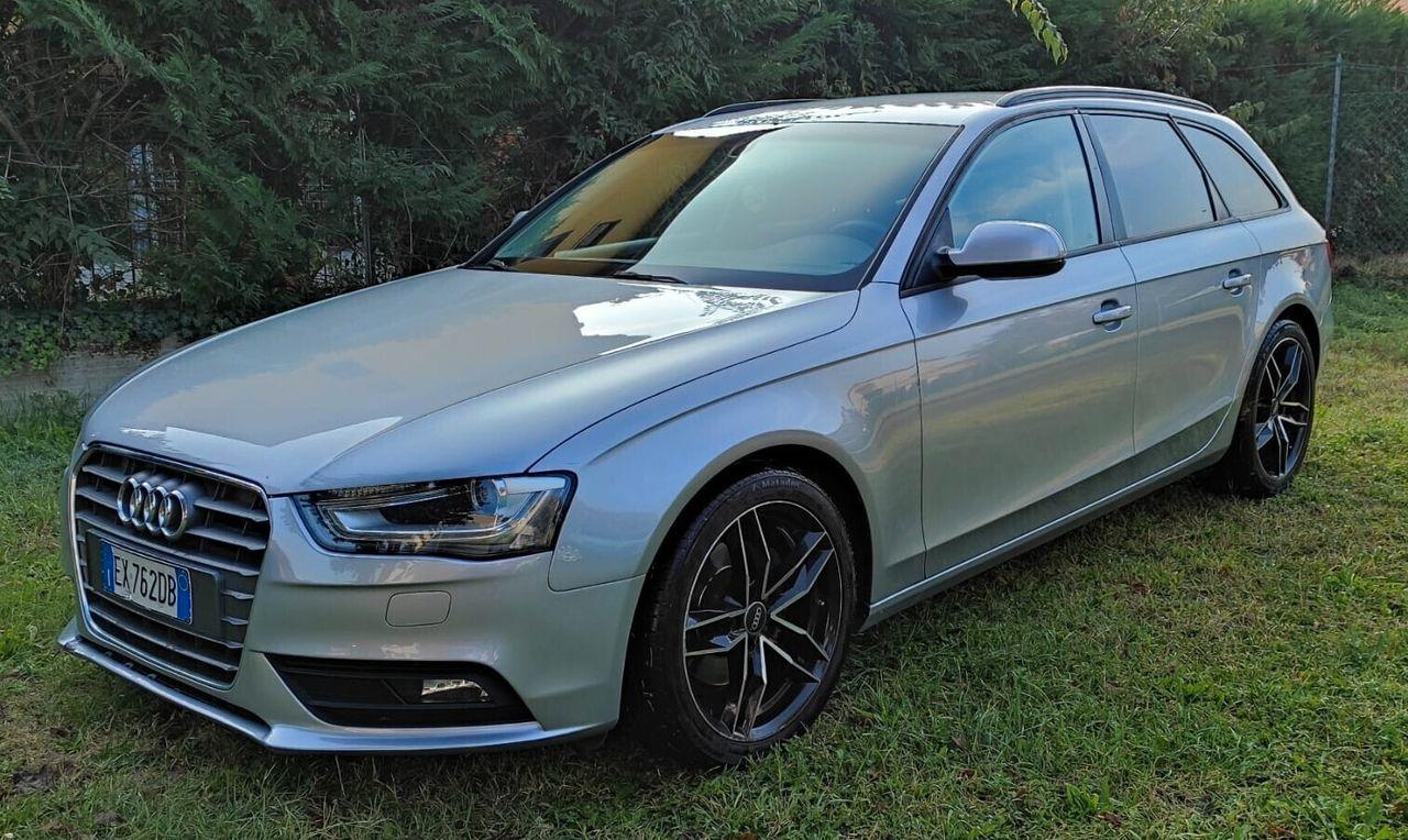 Audi A4 2014 — rear view