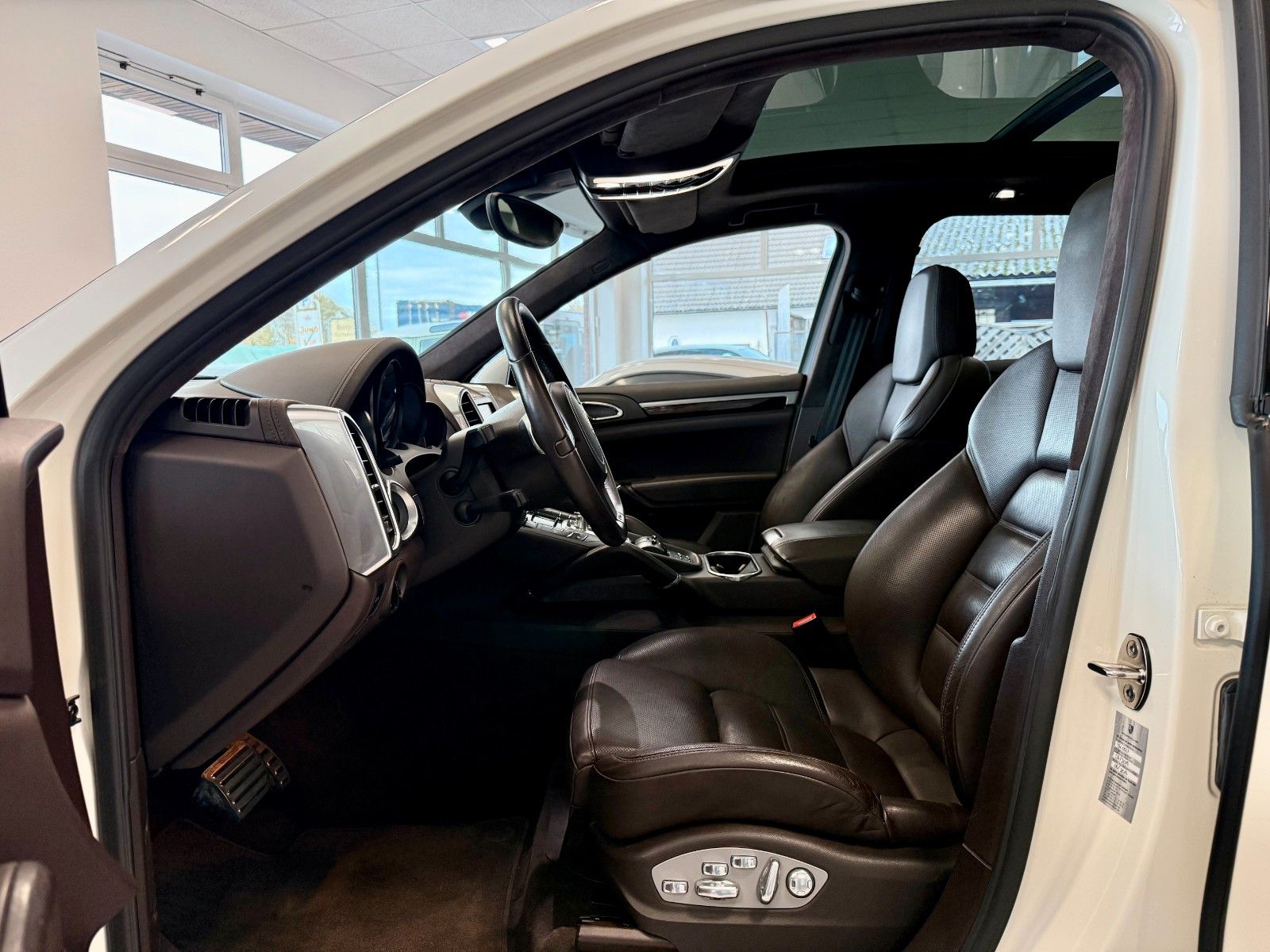 Fahrzeugabbildung Porsche Cayenne Turbo Luftfederung/ Panorama/AHK/21Zoll