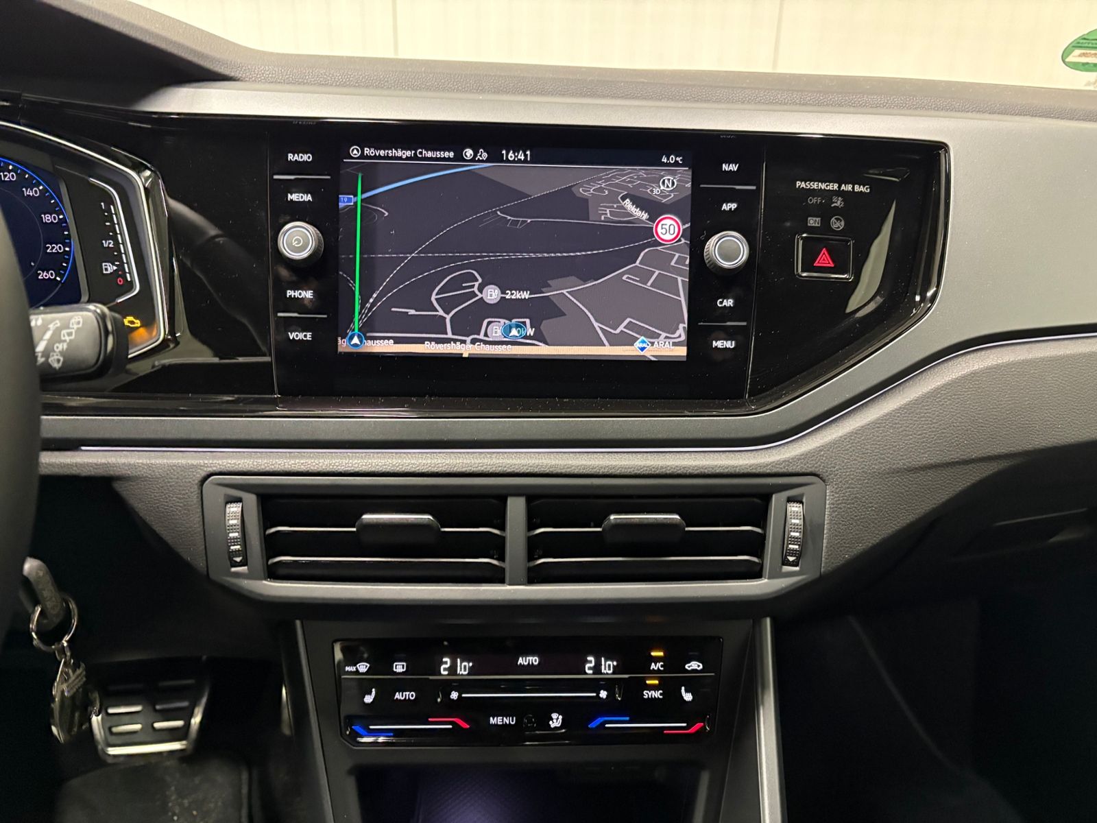 Polo R-Line 1.0 TSI DSG LED NAVI ACC SHZ