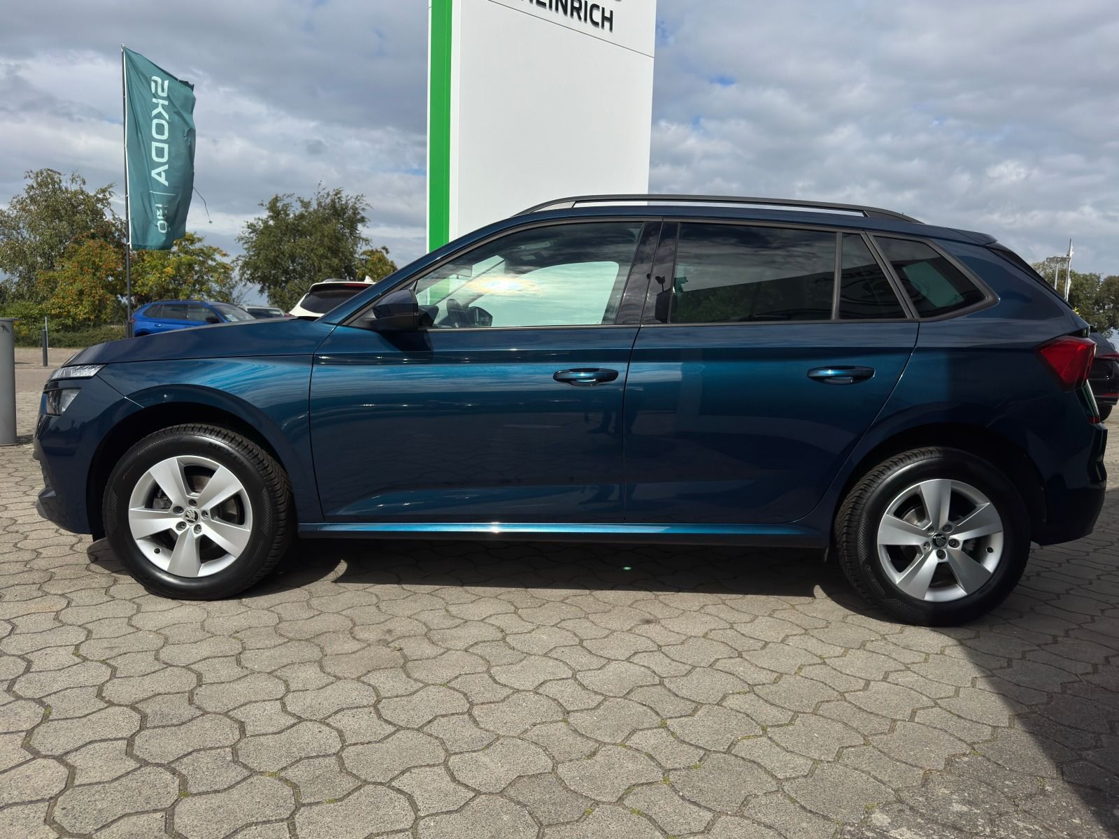 Fahrzeugabbildung SKODA Kamiq 115PS 6-Gang*RFK*LED*SMartLink*Allwetter