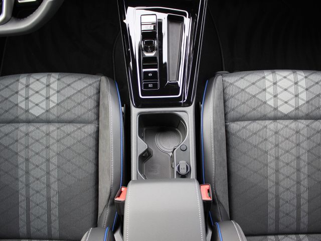 Golf VIII Variant 2,0 TSI 4Motion* R-Line*AHK