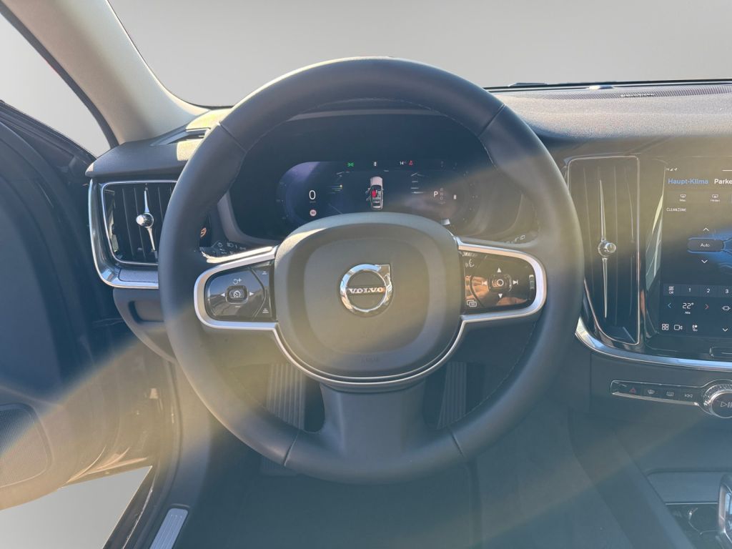 VOLVO V60 B4 B DKG Plus Dark VOLVO V60 B4 B DKG Plus Dark