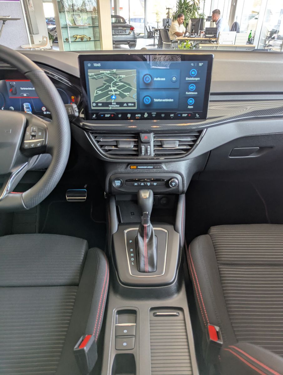 Fahrzeugabbildung Ford Focus 1.0 ST-Line X EB Matrix B&amp;O ACC Kamera 18"