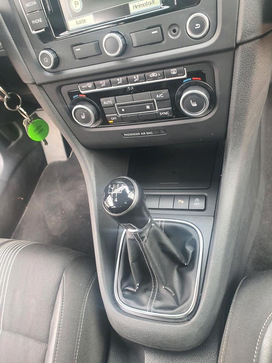 Volkswagen Golf 2011 — photo 11