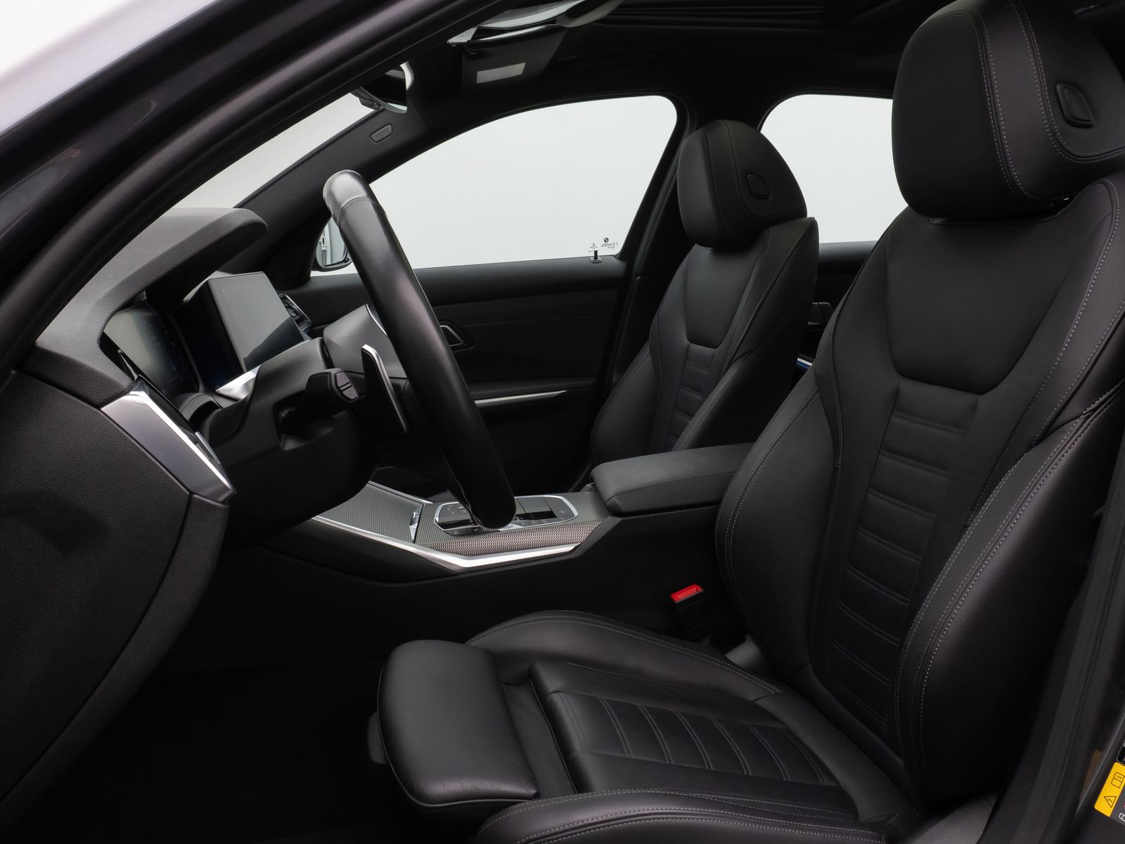 Fahrzeugabbildung BMW 330e xD M Sport Laser Glasdach PDC HUD DAB HiFi