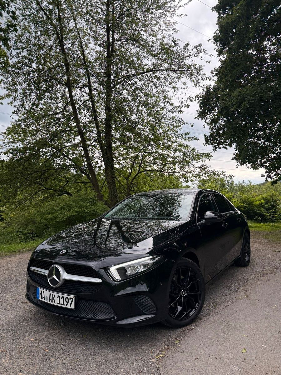 MERCEDES-BENZ Mercedes Benz A 200 Limousine