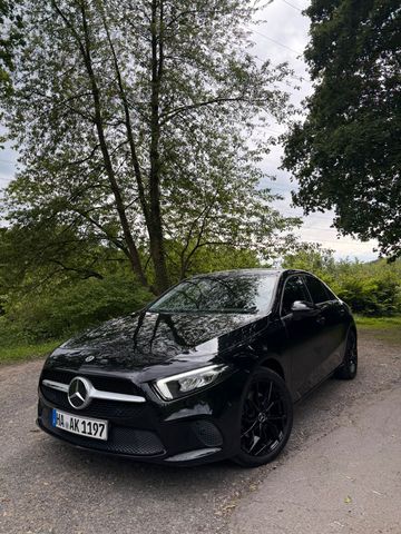 MERCEDES-BENZ Mercedes Benz A 200 Limousine