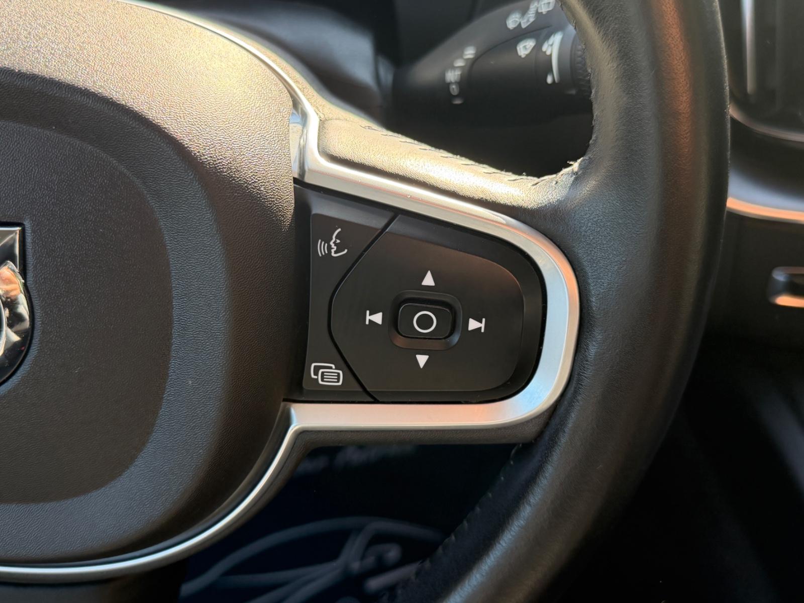 Volvo XC60 Momentum Pro 2WD/Polestar/H&K/PilotAss./Kam
